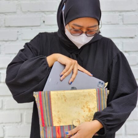 TABLET SLEEVE UNBOUND