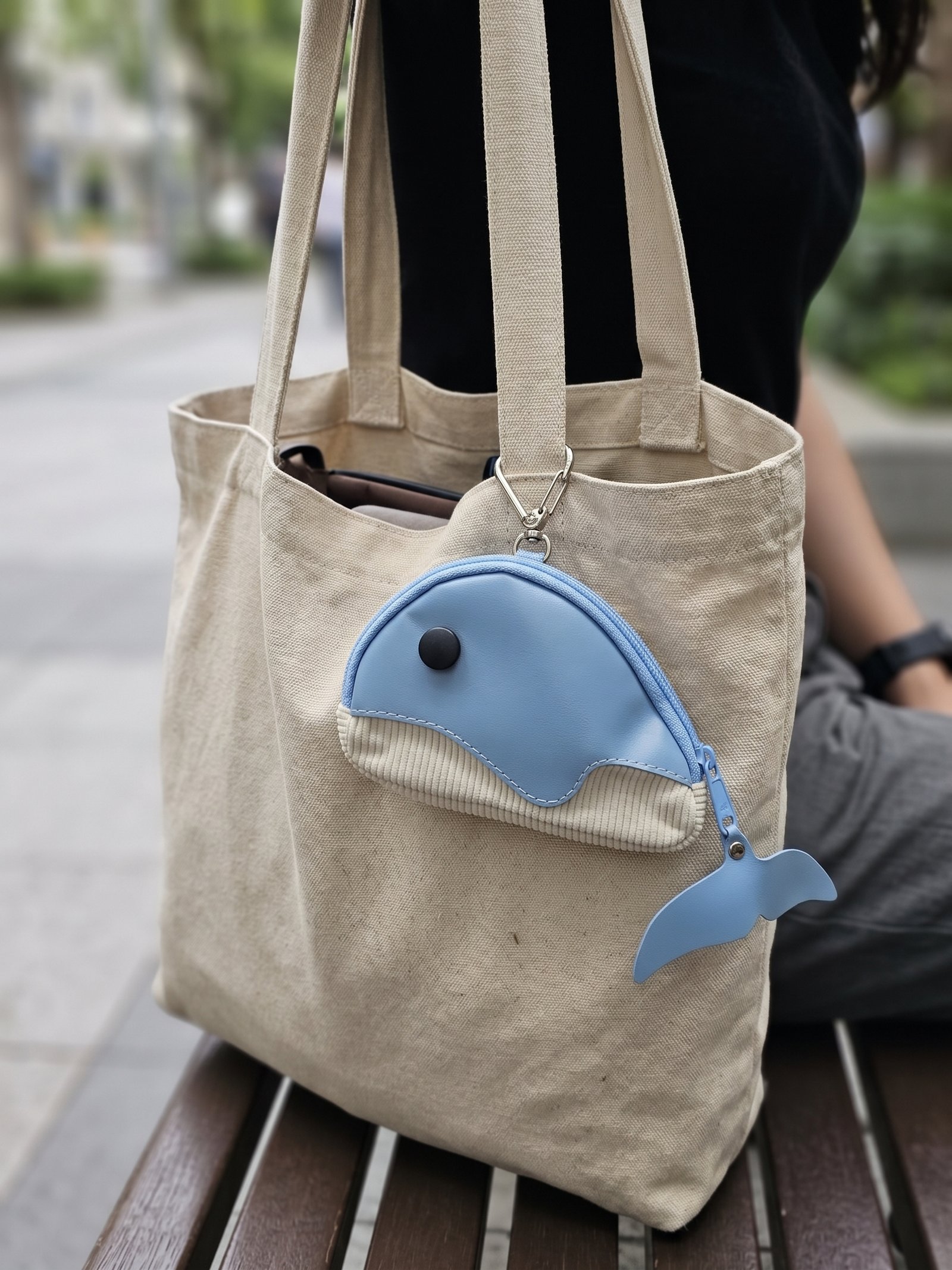 The Guardian of The Sea: Whale Pouch - Image 2